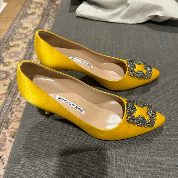 Manolo Blahnik Hangisi Satin Heels - Picture 3 of 9